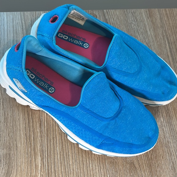 Skechers Go Walk 2 Slip On Shoes in Blue - Picture 2 of 6